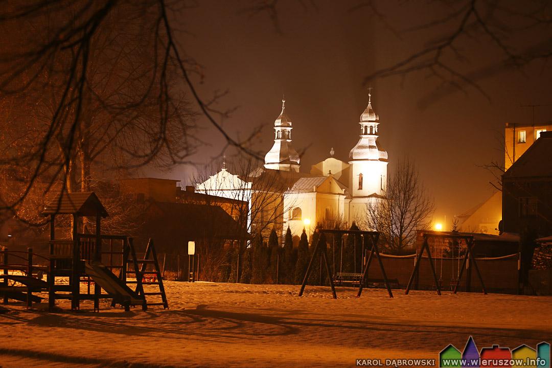 Klasztor oo.Paulinów w zimowej scenerii