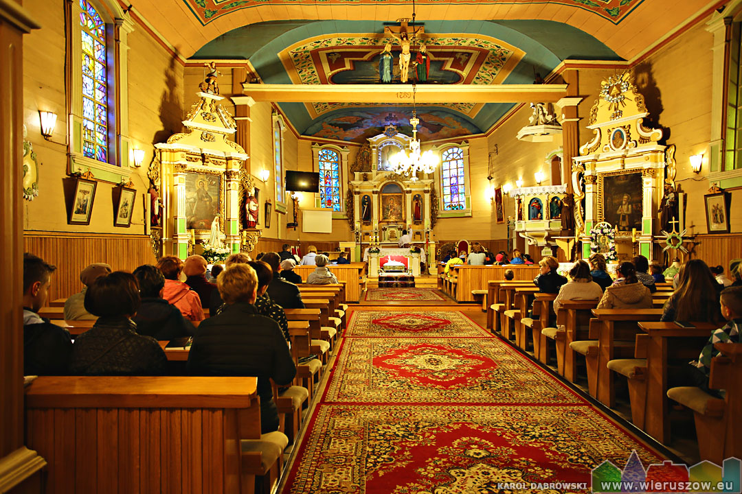 Wierni w Sanktuarium św. Wojciecha